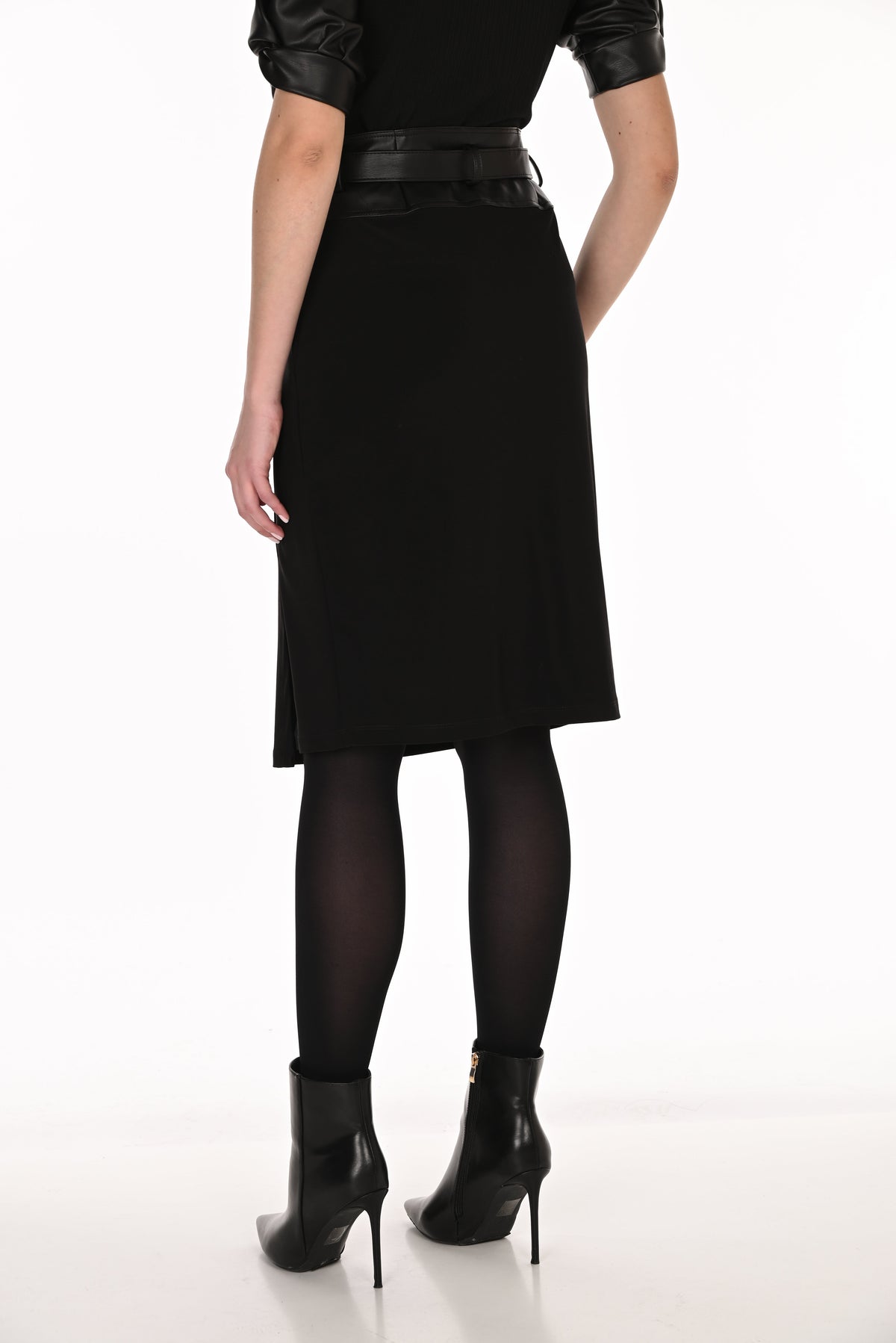 Frank Lyman Knee Length Pencil Skirt - Style 263049
