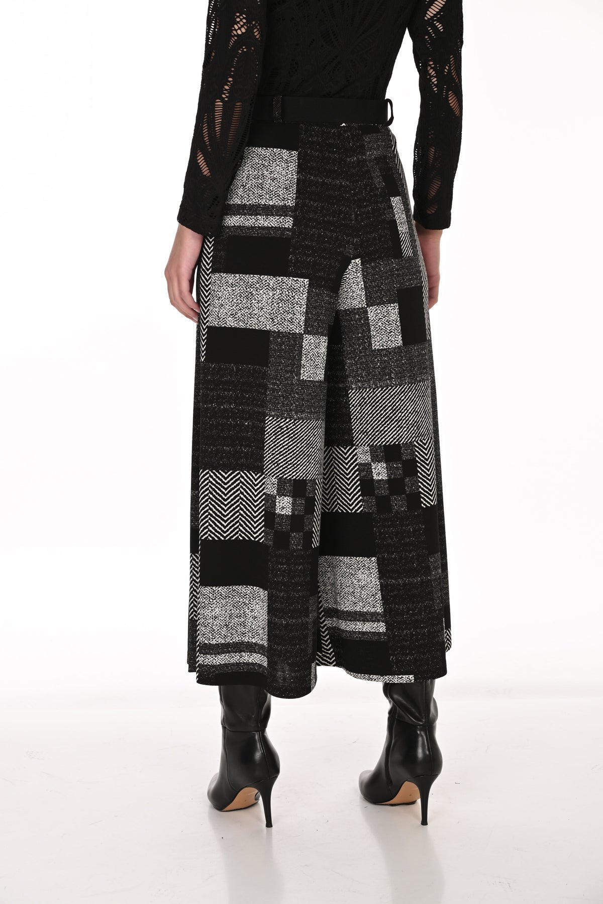 Frank Lyman Geo Pattern Wide-Leg Crop Pant - Style 263457