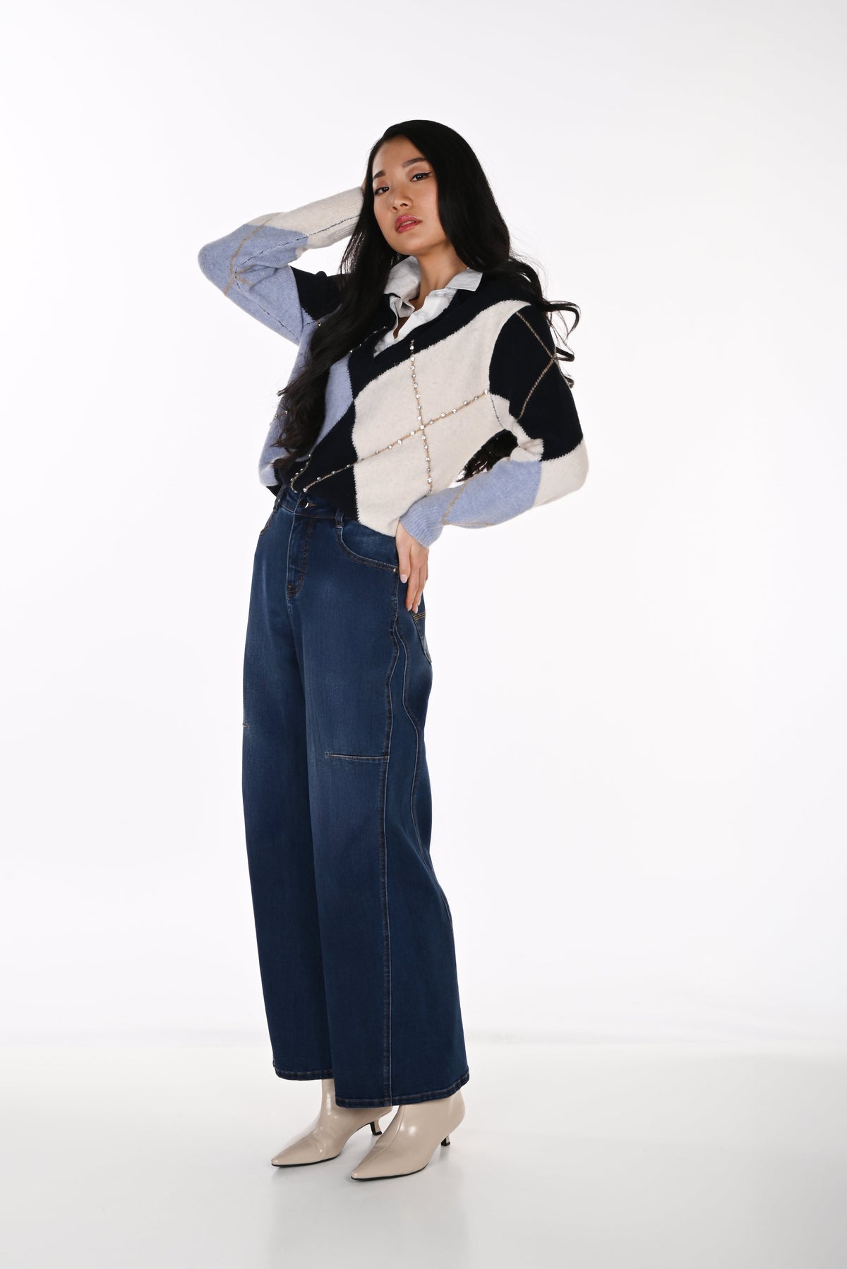 Frank Lyman V-Neck Argyle Sweater - Style 264853